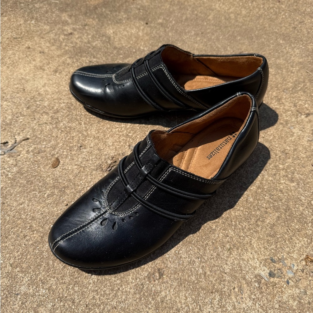 Naturalizer Black Leather Women’s Loafers 8